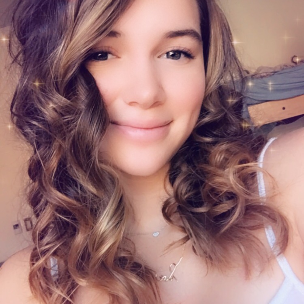 Meet your Posher, Lia